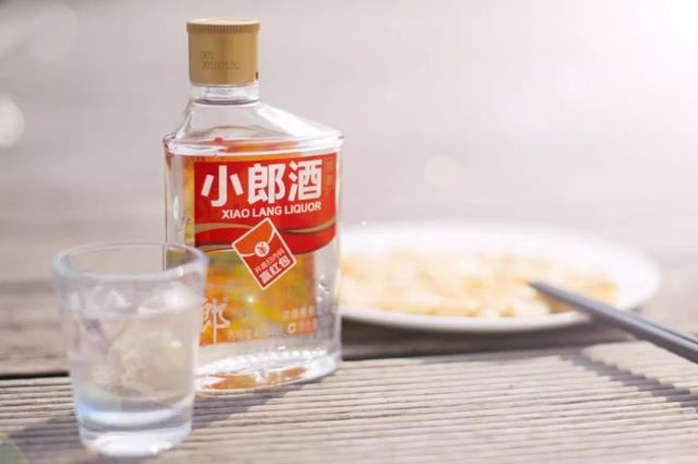 这4款“光瓶白酒”，包装简陋了点，但都是老百姓喝得起的口粮酒