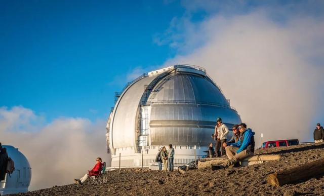 冥王星被开除后，天文学家发现了新的异常，太阳系边缘或存在黑洞