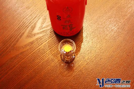 五粮液的口粮酒—名酒之家网品鉴五粮醇红淡雅